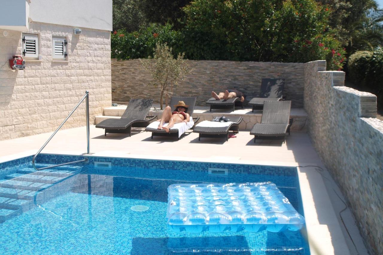 Seaside Apartments With A Swimming Pool Okrug Donji, Ciovo - 5244 Donji Okrug  Esterno foto